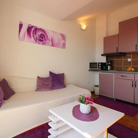 Charmante Dachgeschosswohnung Mit Meerblick Und Blick Auf Altstadt Von Apartman *